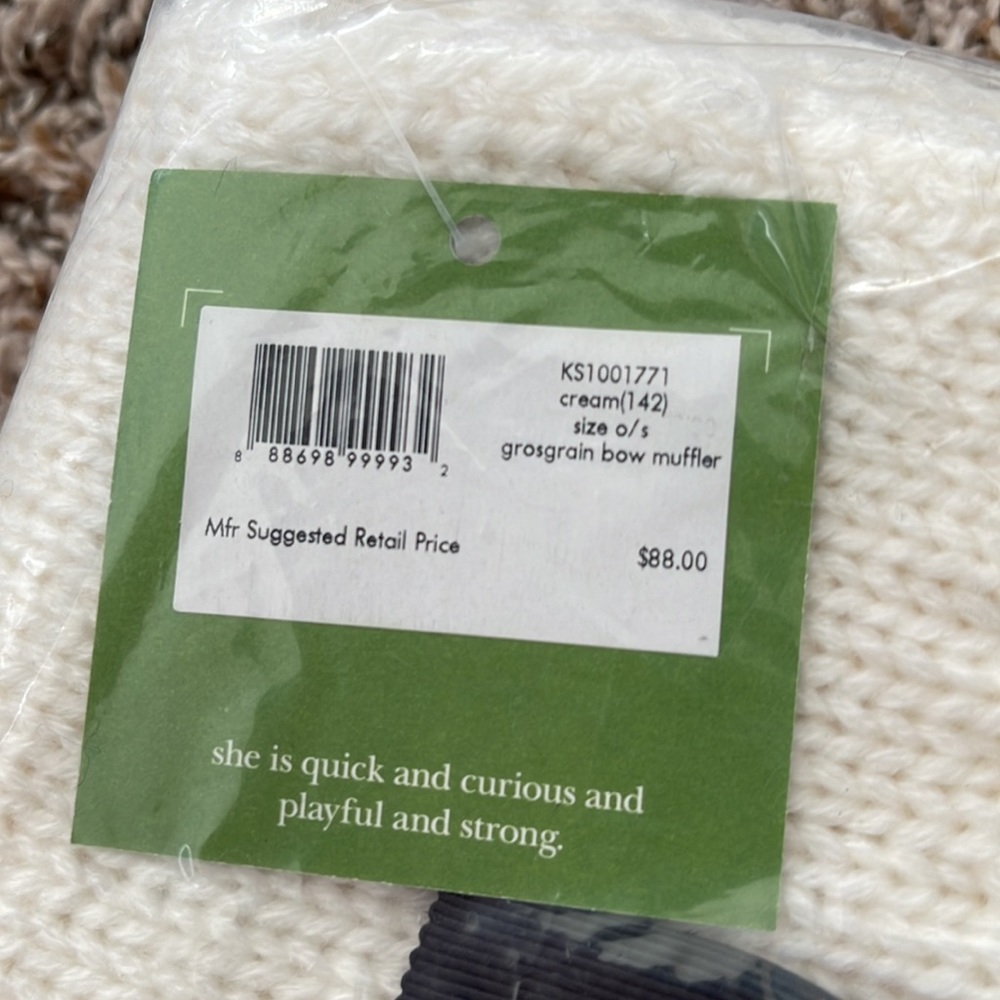 NEW Kate Spade bow knit scarf - Picture 2 of 3